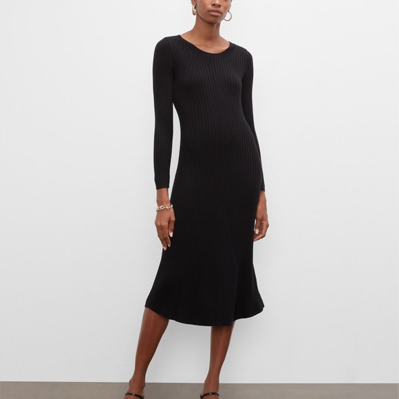Slim Long Sweater Dress - New With Tags - NEVER WORN - Black display picture 1